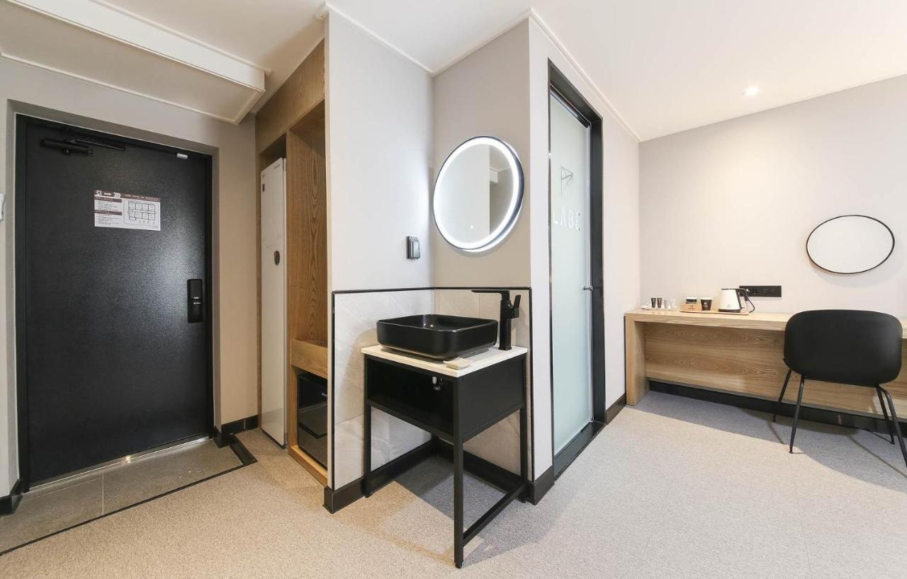 Labe Hotel Чонджу Экстерьер фото